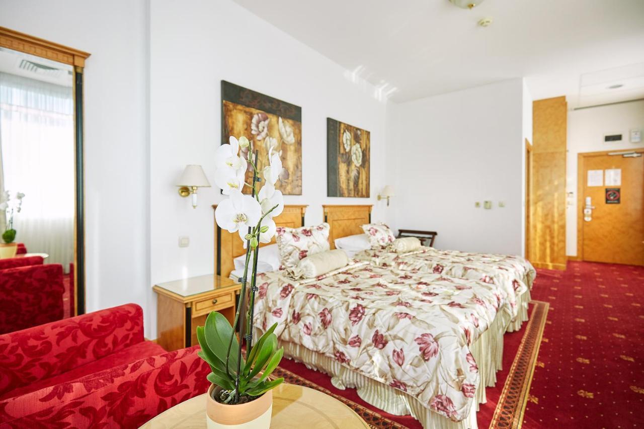 Garni Hotel Master Novi Sad Ngoại thất bức ảnh